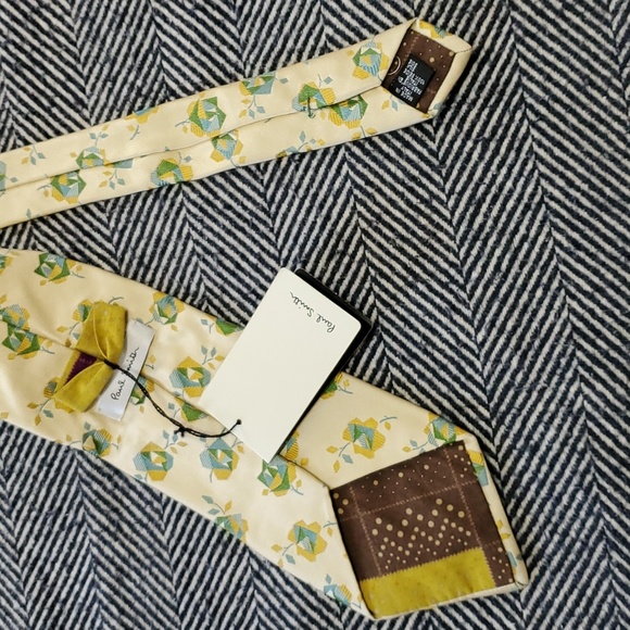 Paul Smith Tie - cream colored w/design - Picture 6 of 7